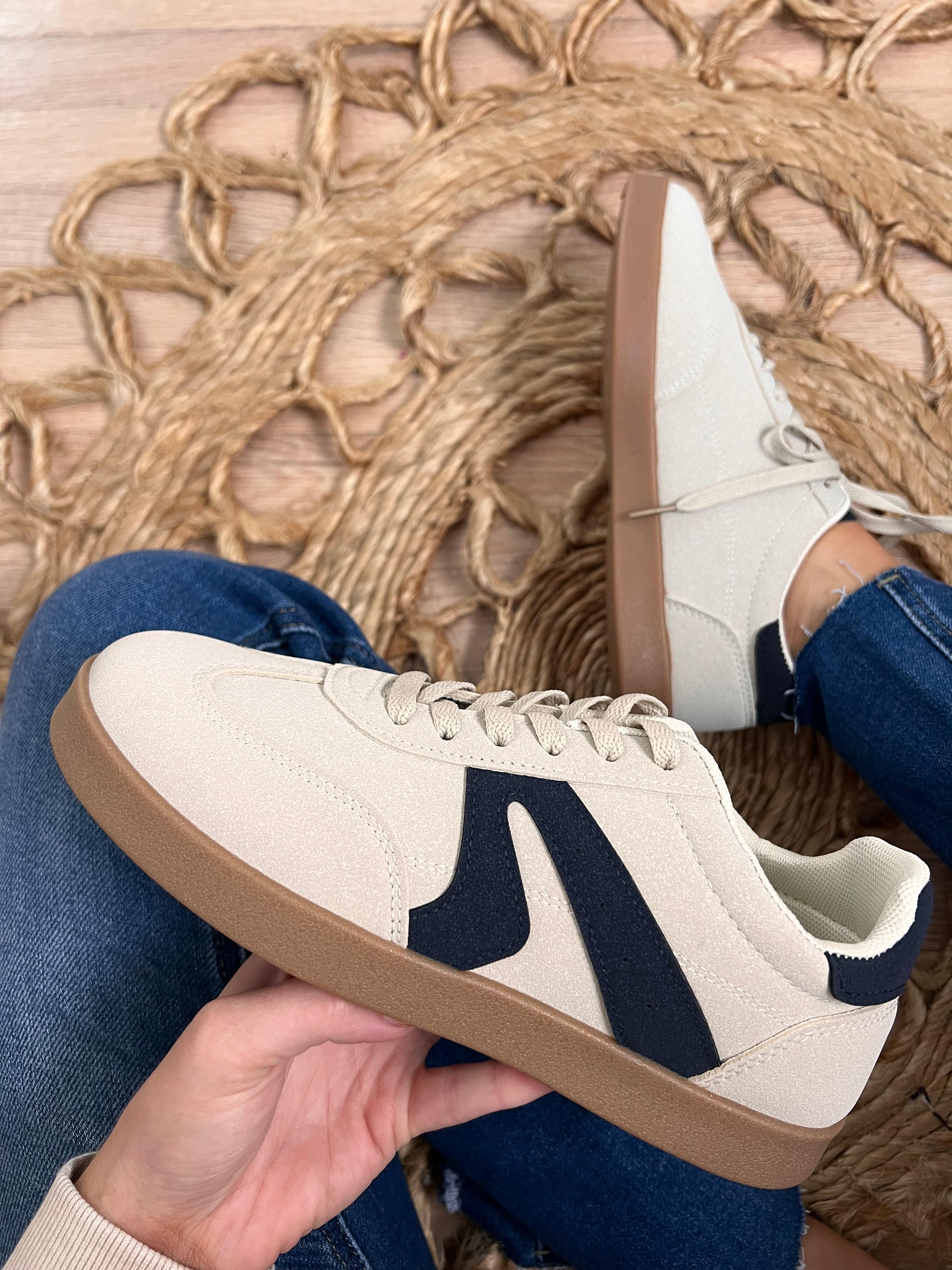 Very G Retro Sneakers - Beige