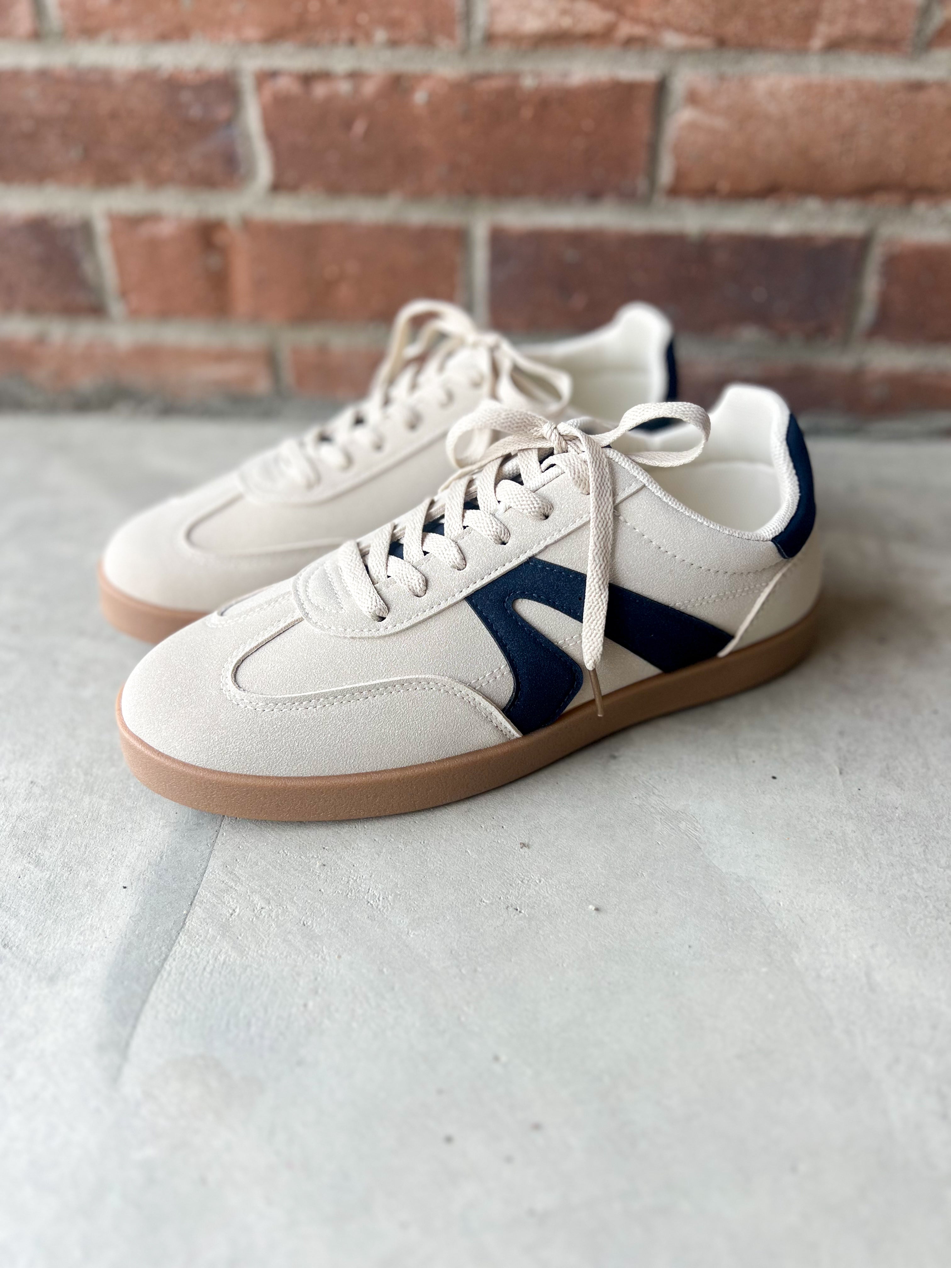 Very G Retro Sneakers - Beige
