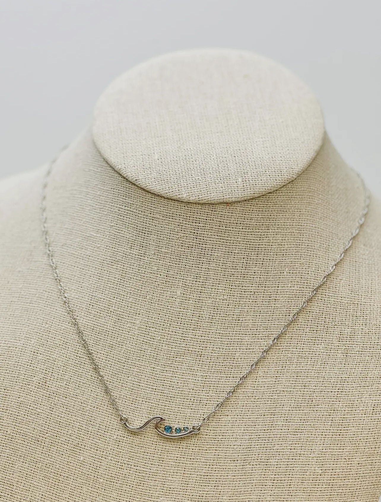 Wave Pendant Silver Necklace
