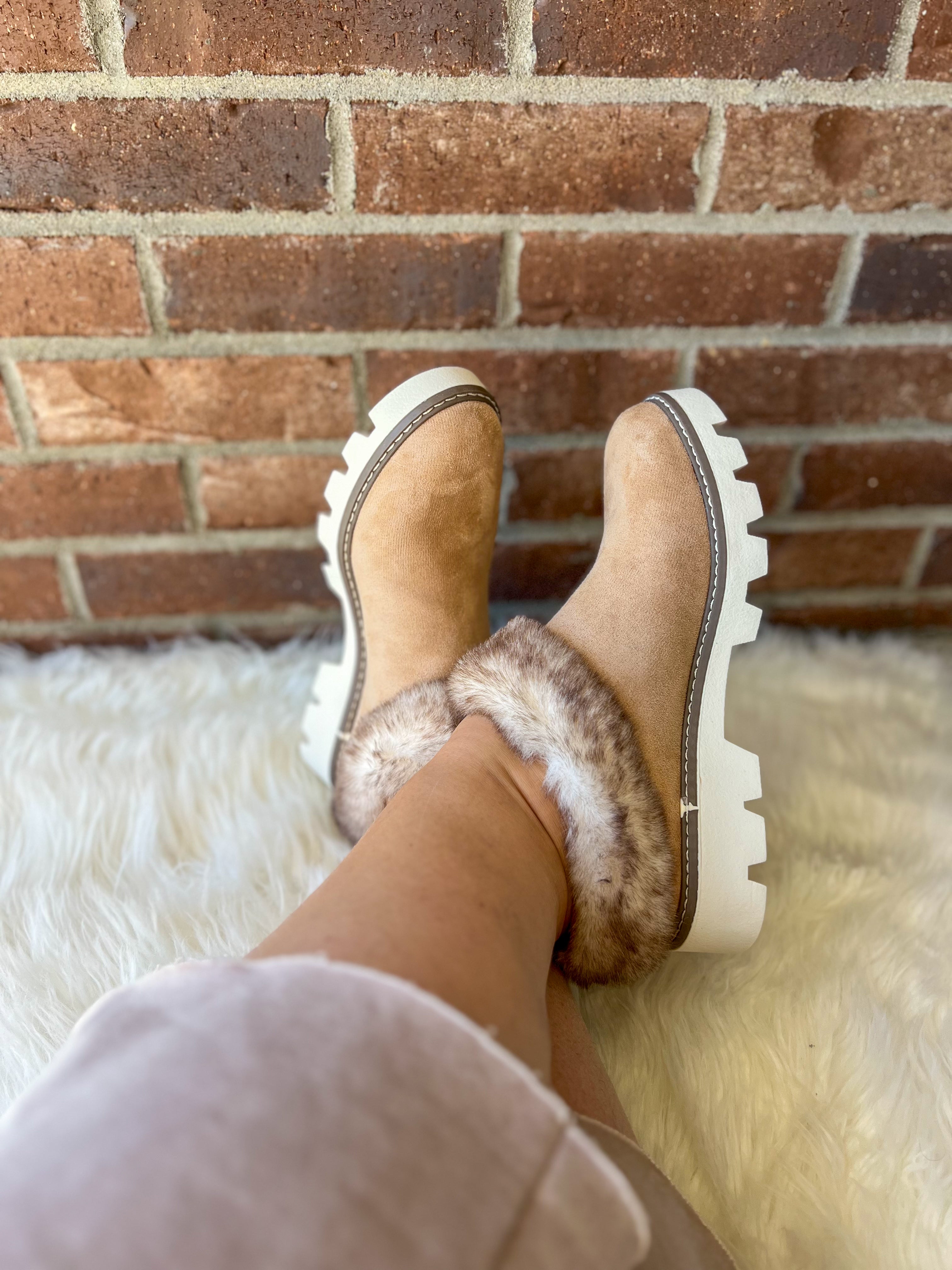 Very G Mahika Fur Lined Clog - Light Taupe