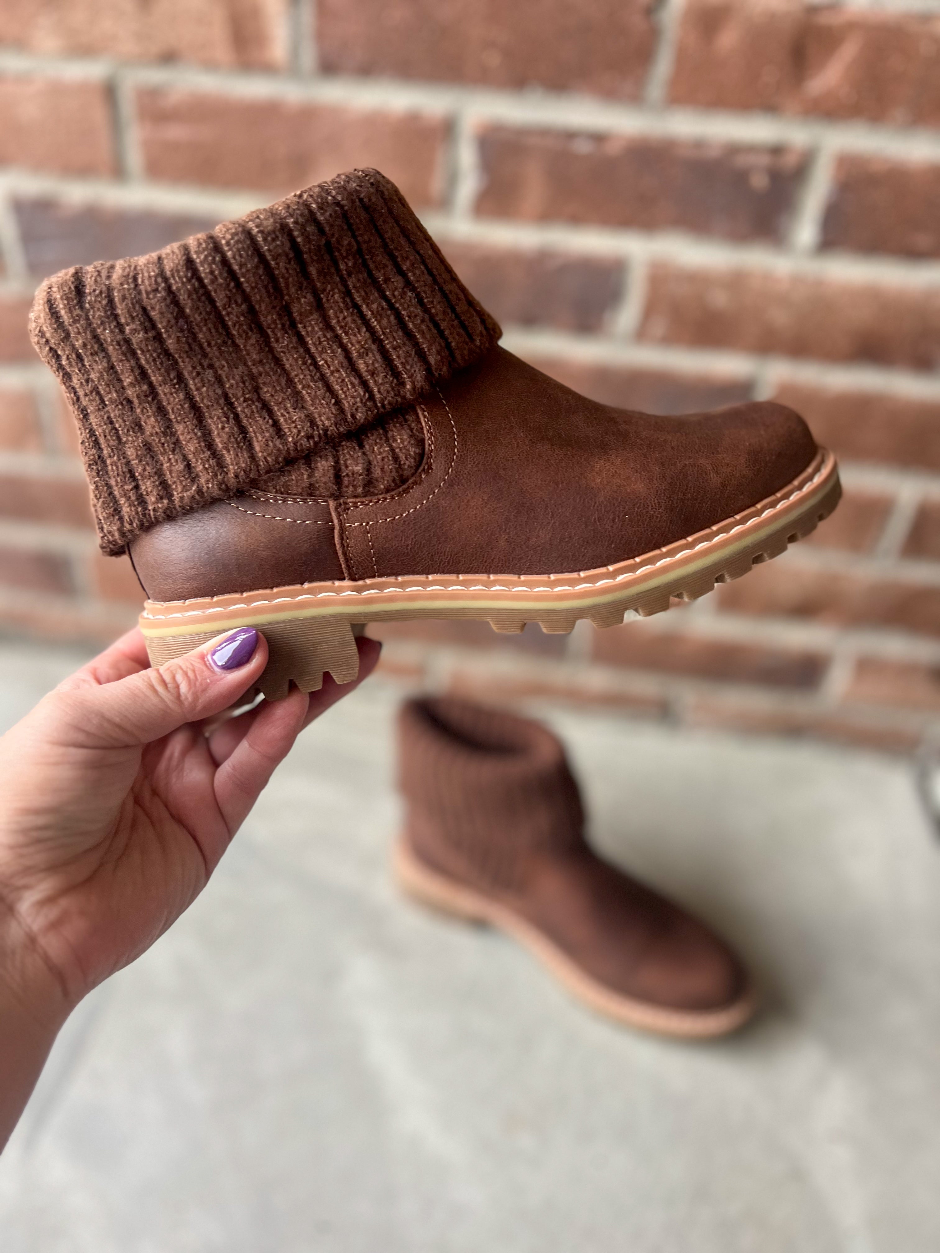 Corkys Quiver Booties - Brown Oiled