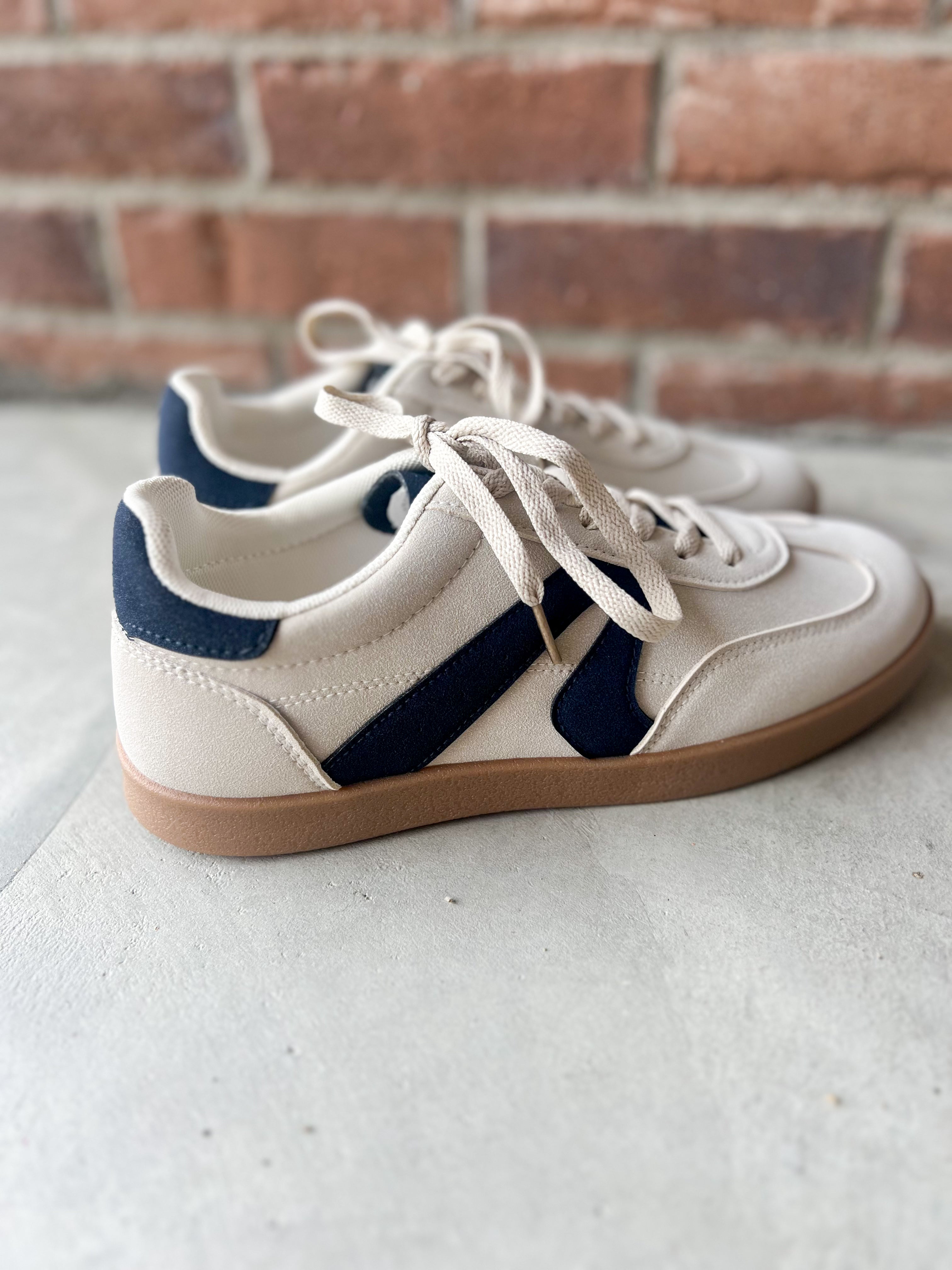 Very G Retro Sneakers - Beige