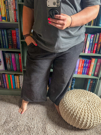 Cropped Wide Leg Comfy Pants in Black