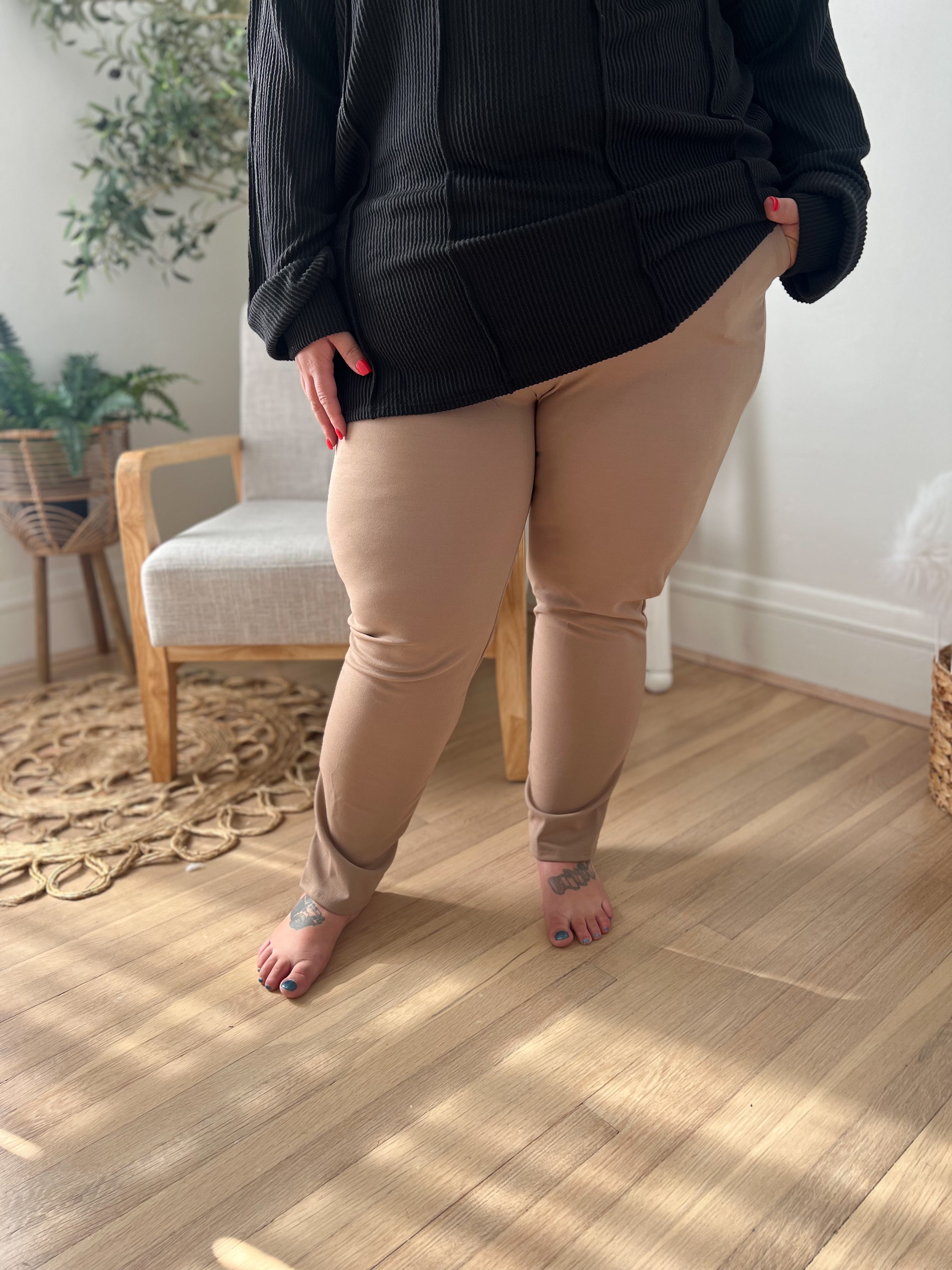 Leah Stretchy Straight Leg Pants - Mocha