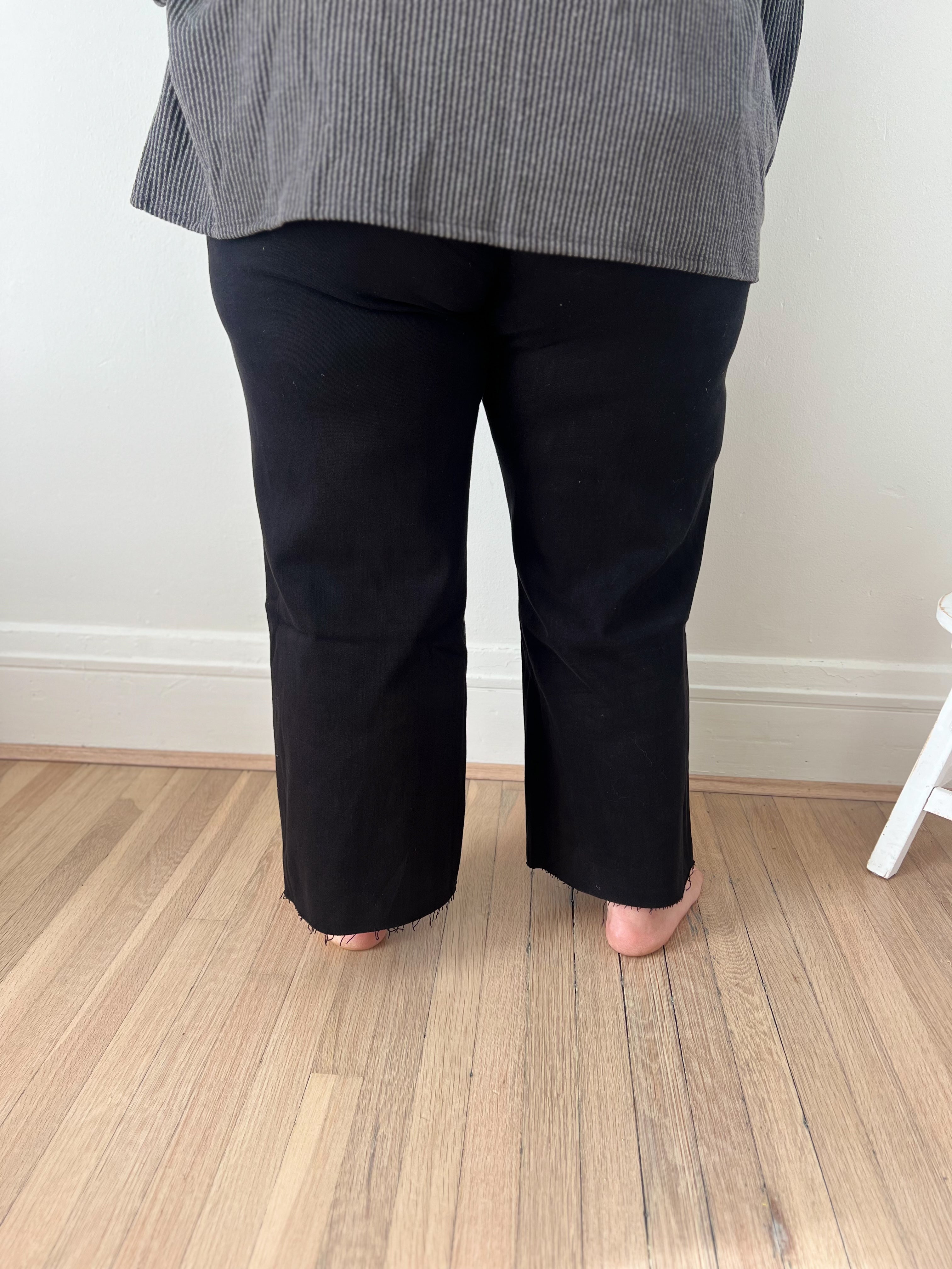 Vervet Olivia Wide Leg Non Distressed Crop Jeans - Black