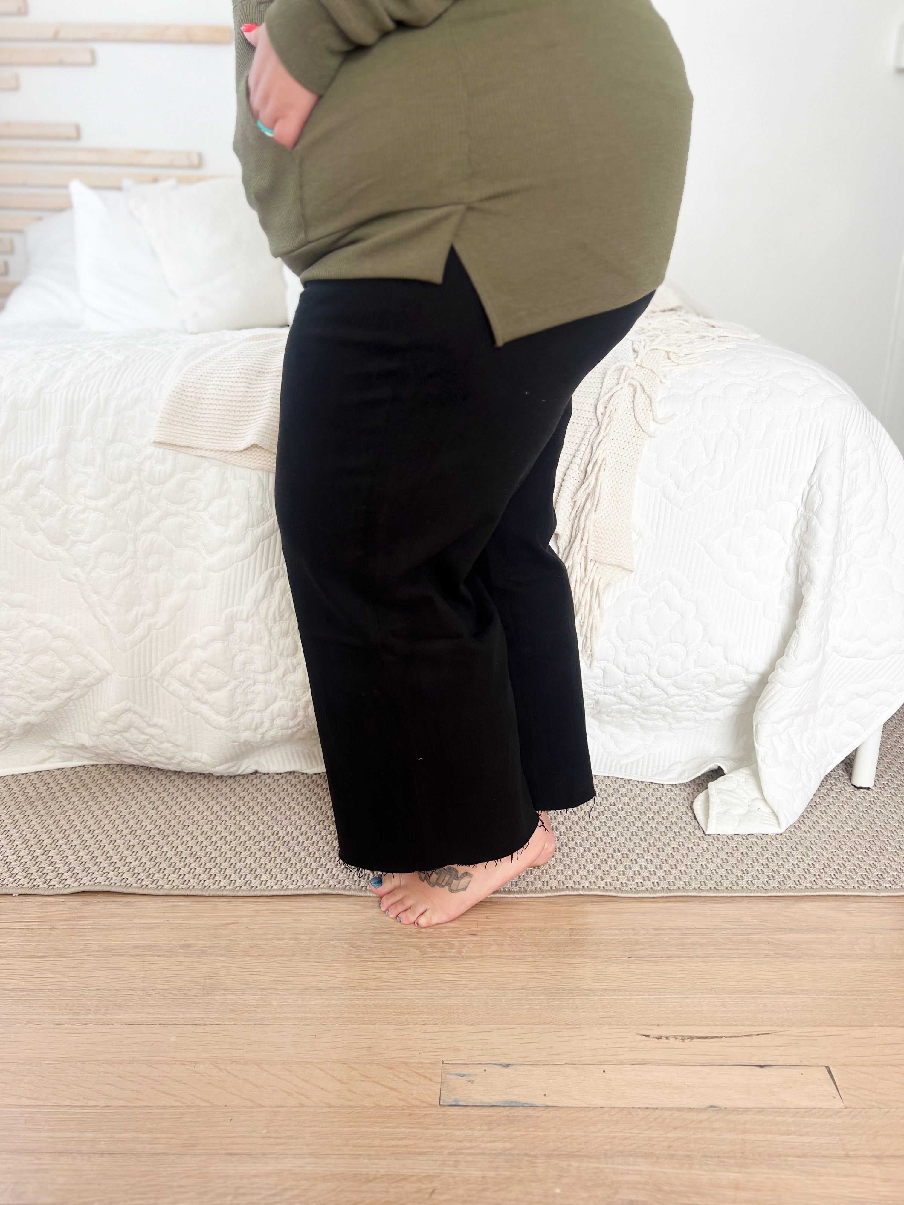 Vervet Olivia Wide Leg Non Distressed Crop Jeans - Black