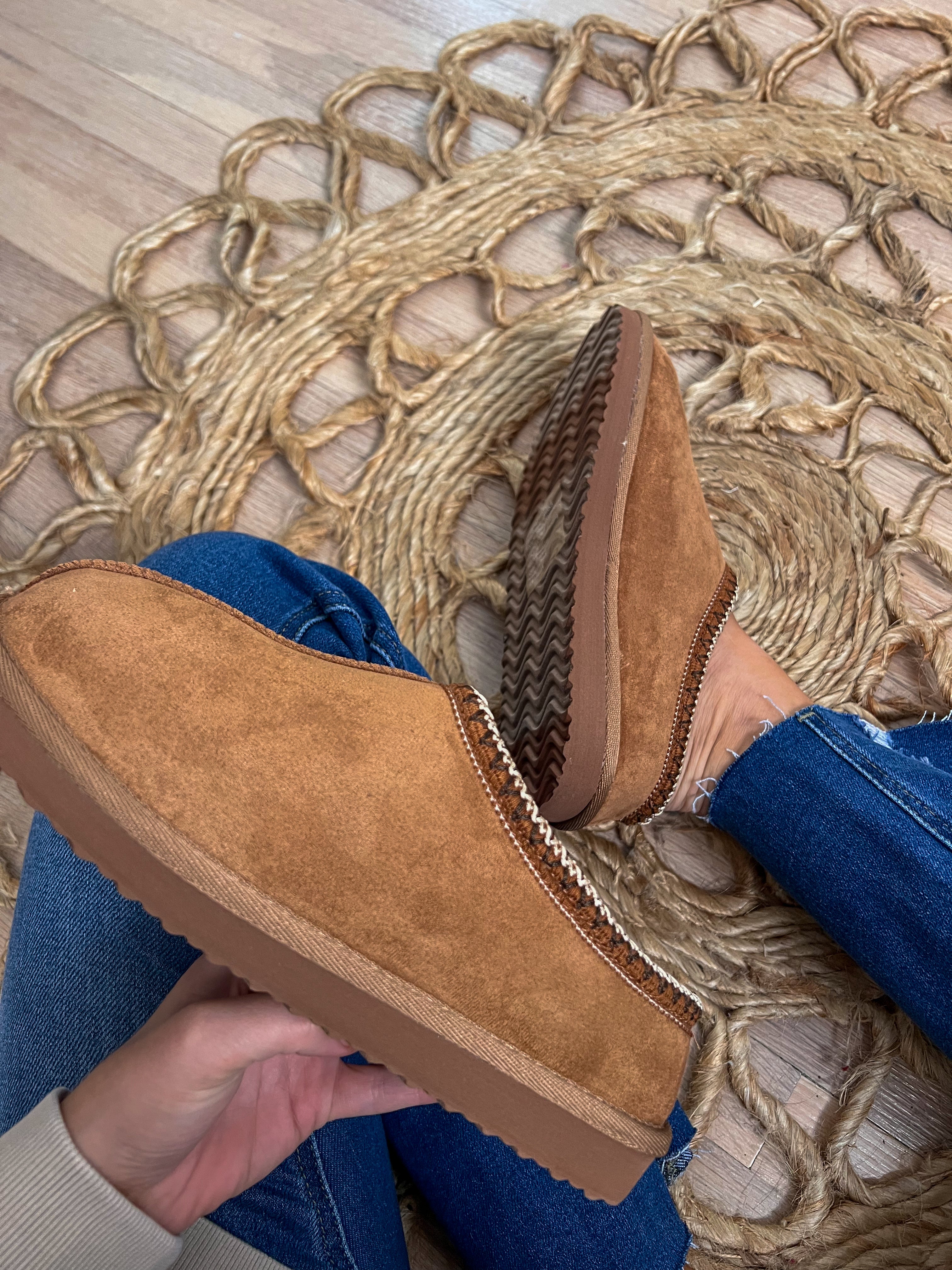 Very G Sparks Slippers - Tan