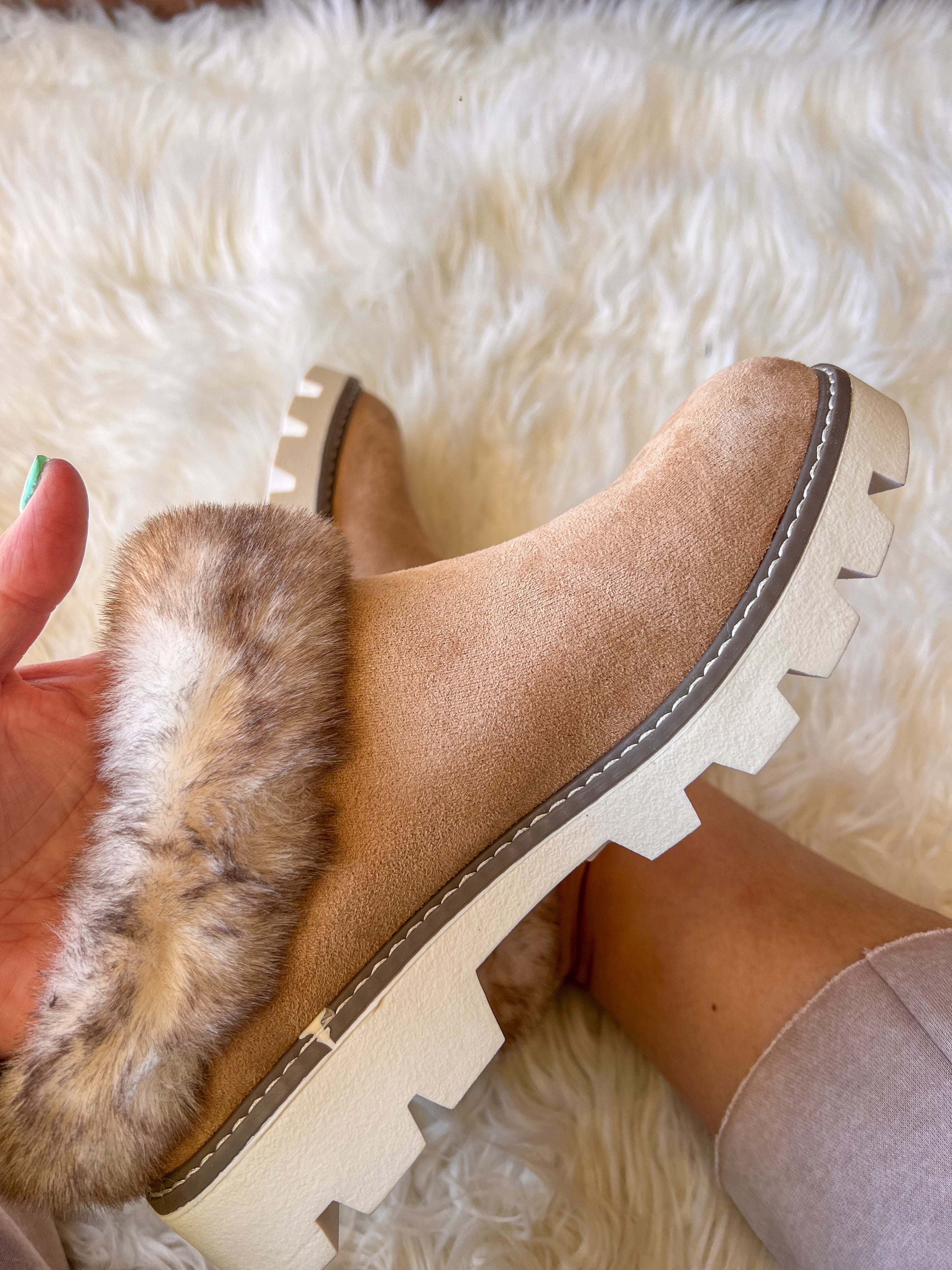 Very G Mahika Fur Lined Clog - Light Taupe