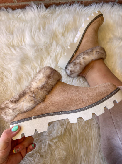 Very G Mahika Fur Lined Clog - Light Taupe