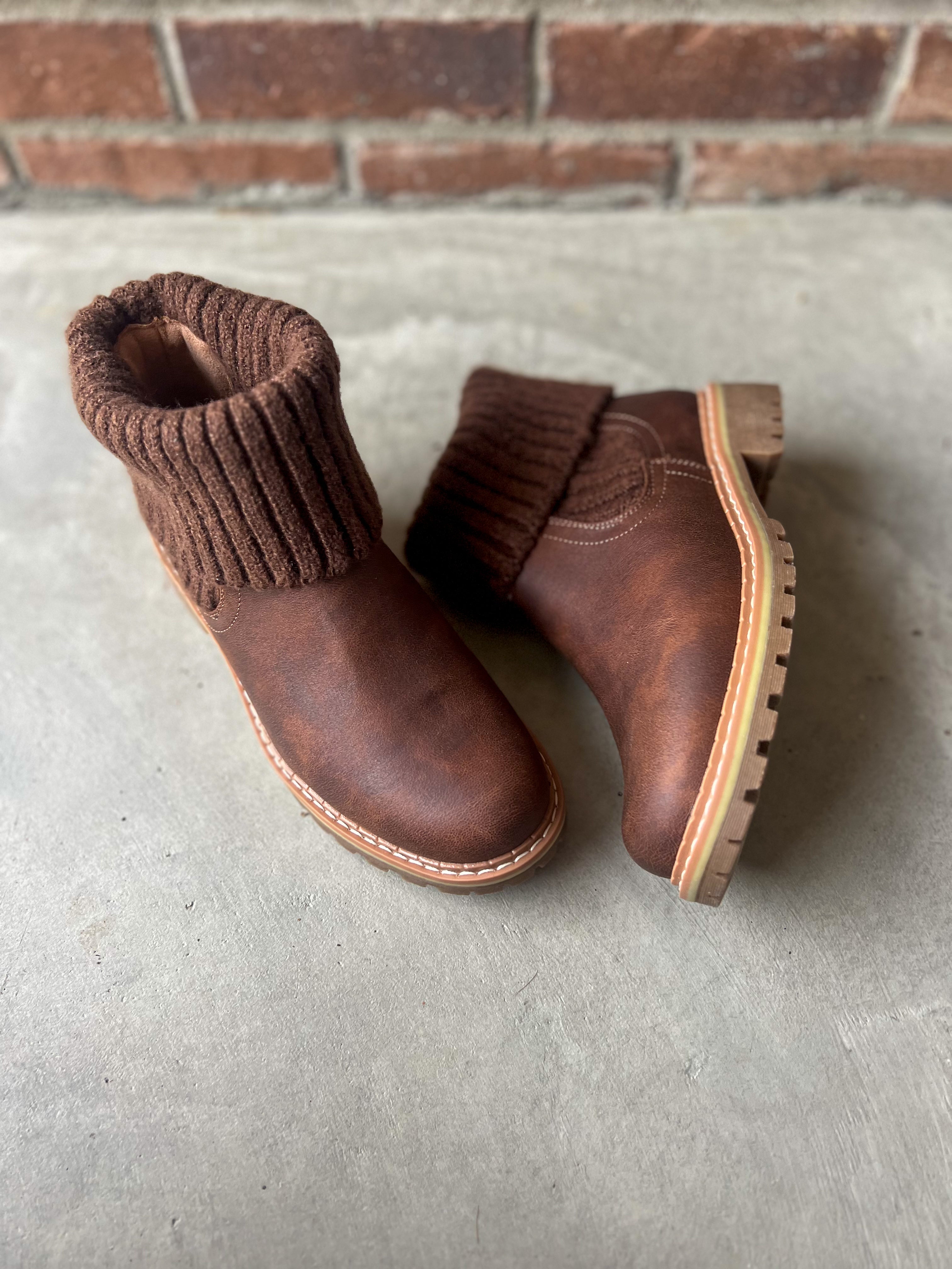 Corkys Quiver Booties - Brown Oiled