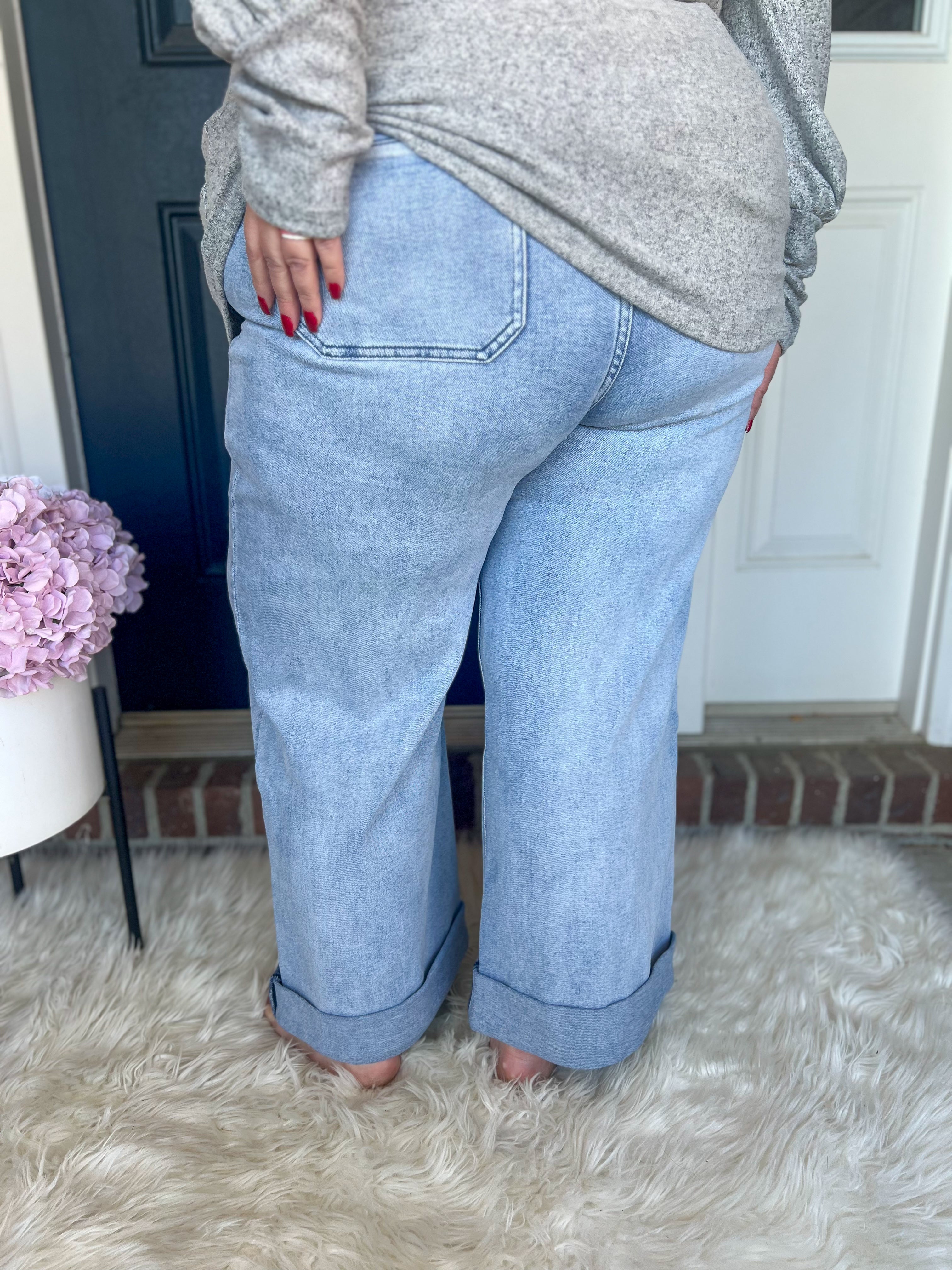Blakeley Clover Front Pocket Jeans – Beck & Grace Boutique